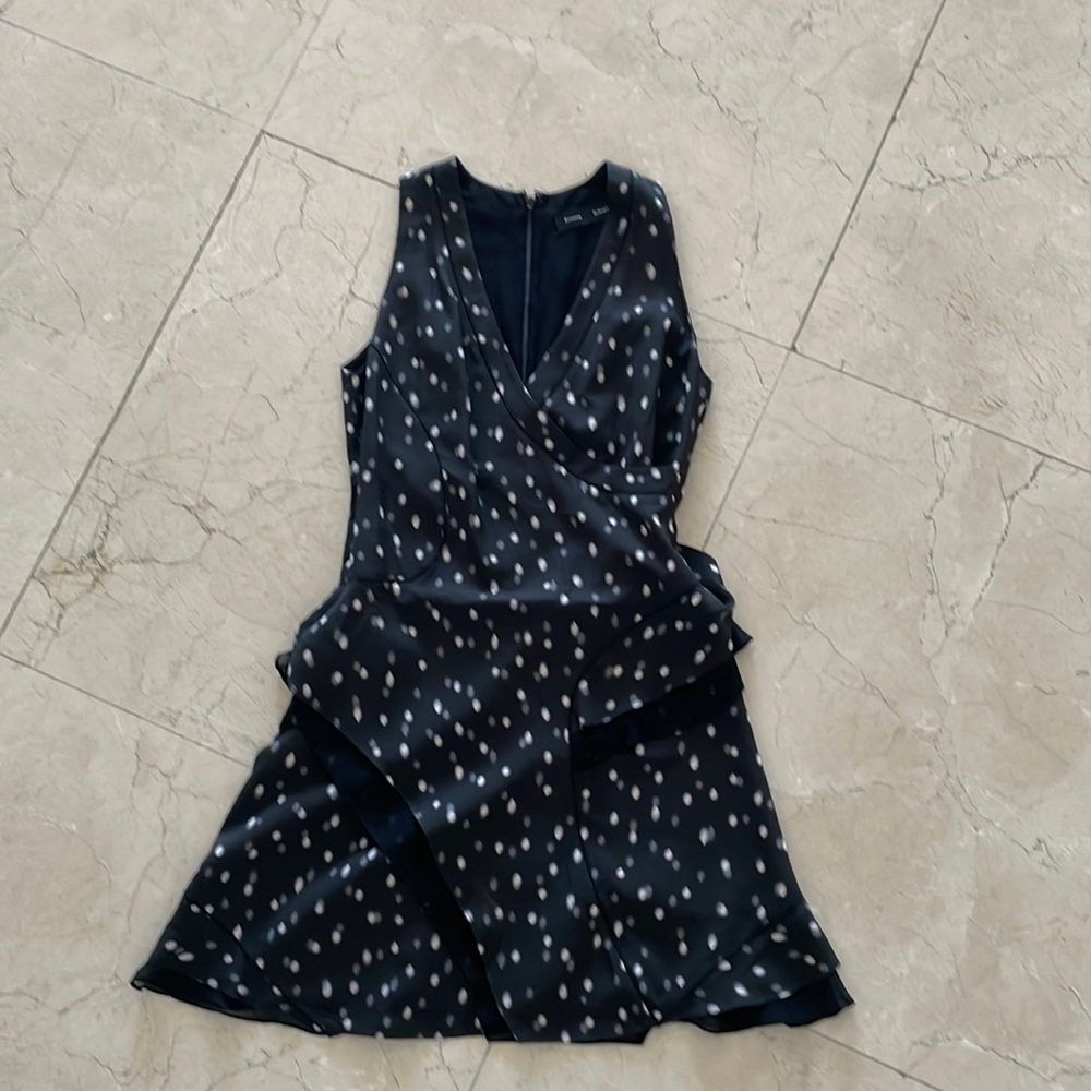 Beautiful, cocktail dress , very comfortable, size 4 , perfect conditions.